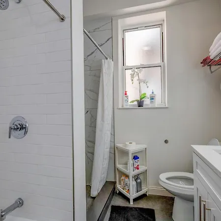 Spacious 5-Br Apt Next To Transit Free Parking Chicago Exterior photo