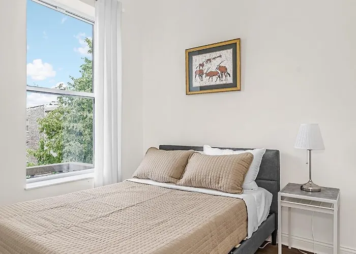 Spacious 5-Br Apt Next To Transit Free Parking