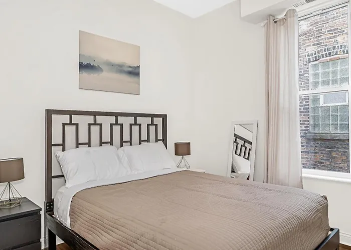Spacious 5-Br Apt Next To Transit Free Parking